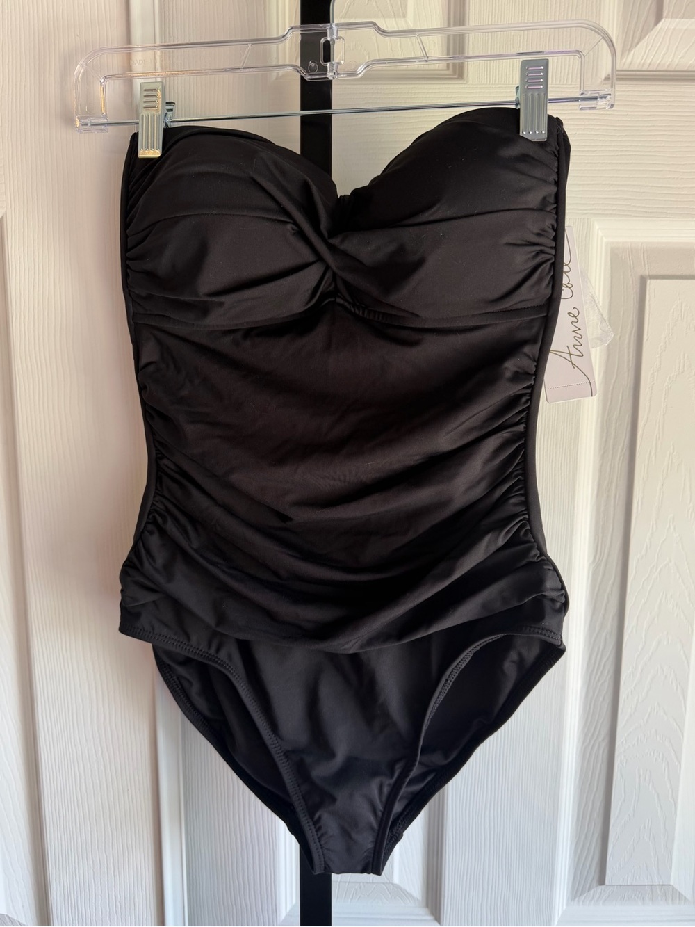 NWT Anne Cole Women’s One-Piece Swimsuit
Black Twist Front Ruched Size: 6 - Picture 2 of 6
